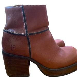 Y2K  Villager Frye Boots